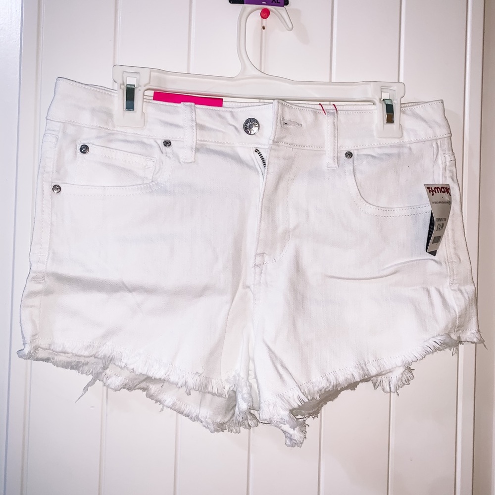 White shorts size 9